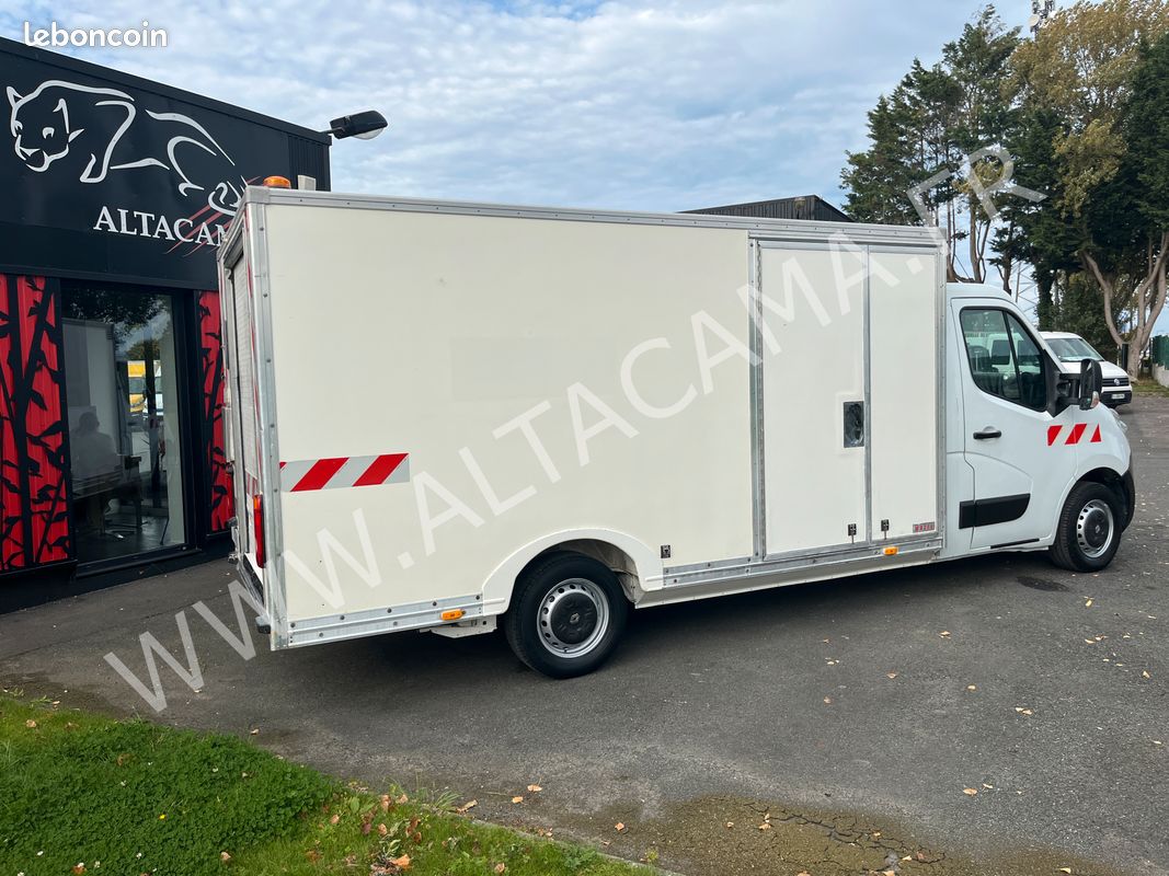 19 990 HT - RENAULT MASTER 125cv L3H2 RIDEAU COULISSANT ARRIERE TRANSPORT PEINTURE COMPARTIMENT VESTIAIRE- MARQUAGE SIGNALETIQUE (image 5)