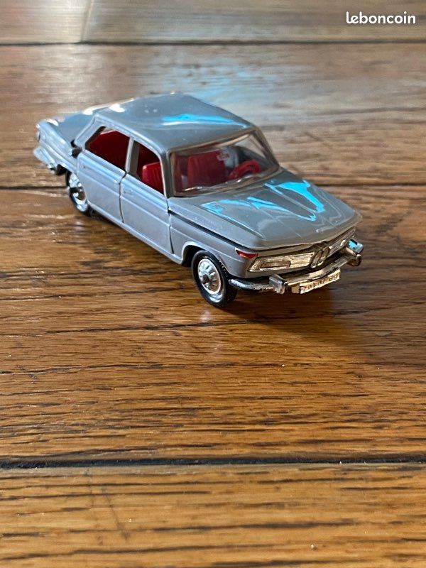 Norev ancien BMW 2000 1/43 No 70 (image 1)