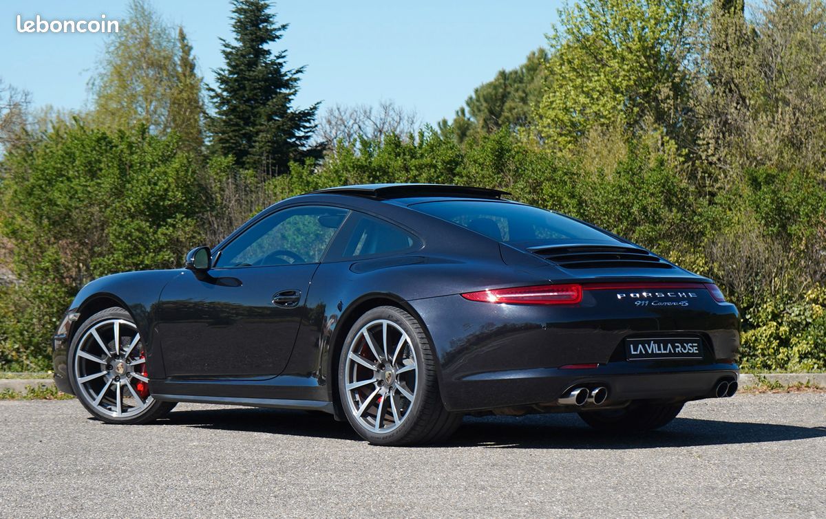 Porsche 991.1 Carrera 4S PDK Noir Basalte Métallisé Intérieur Full Cuir noir Pack Chrono Sport Plus Sièges Sport Plus adaptatifs chauffants Régulateur de vitesse Echappement Sport à Valves (image 3)