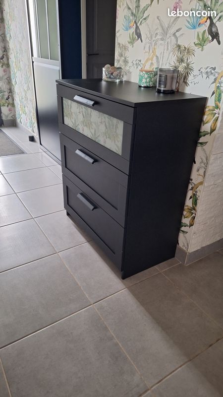Vend table chevet et commode (image 4)