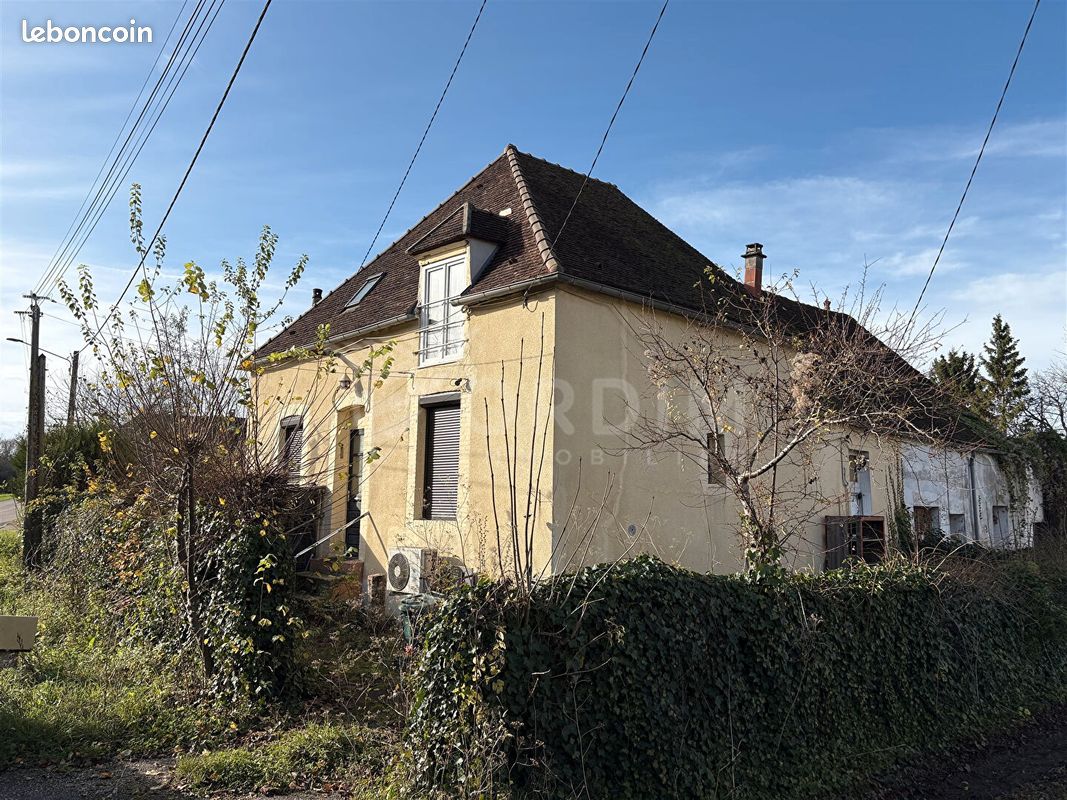 Maison 4 pièces 88 m² · à Saint-Florentin · 88 m² · 39 000 €