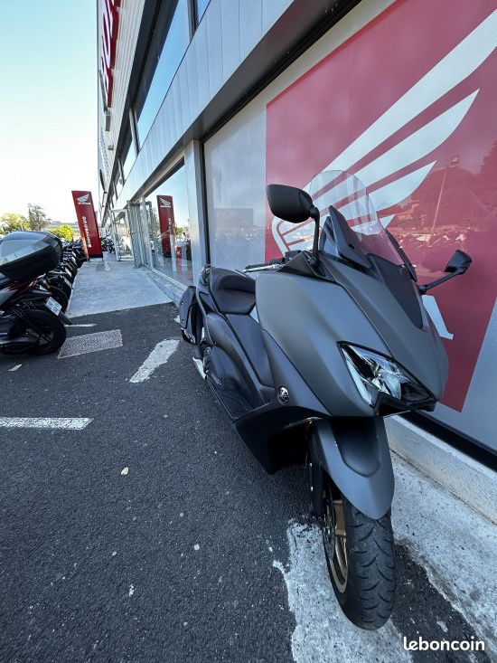 Yamaha TMAX 560 TECH MAX (image 2)