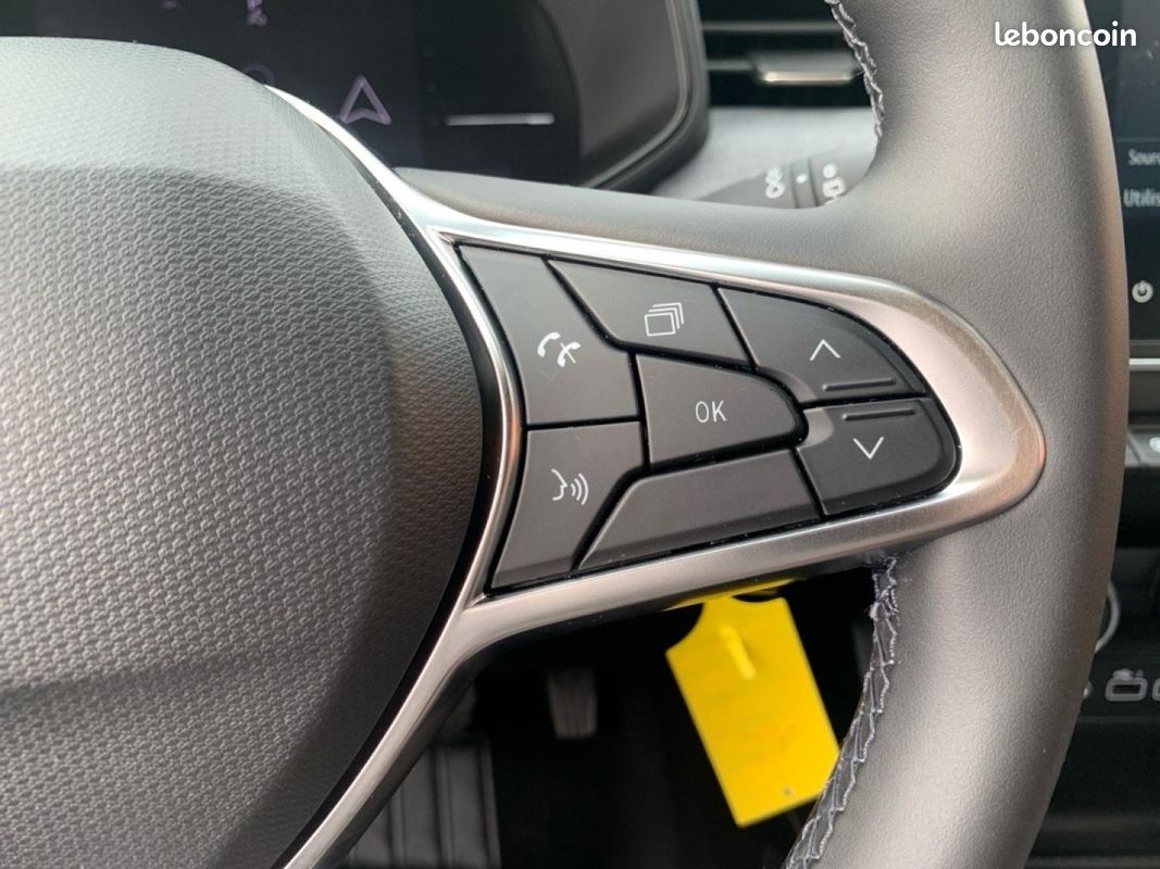 Renault CLIO Evolution CVT (image 8)