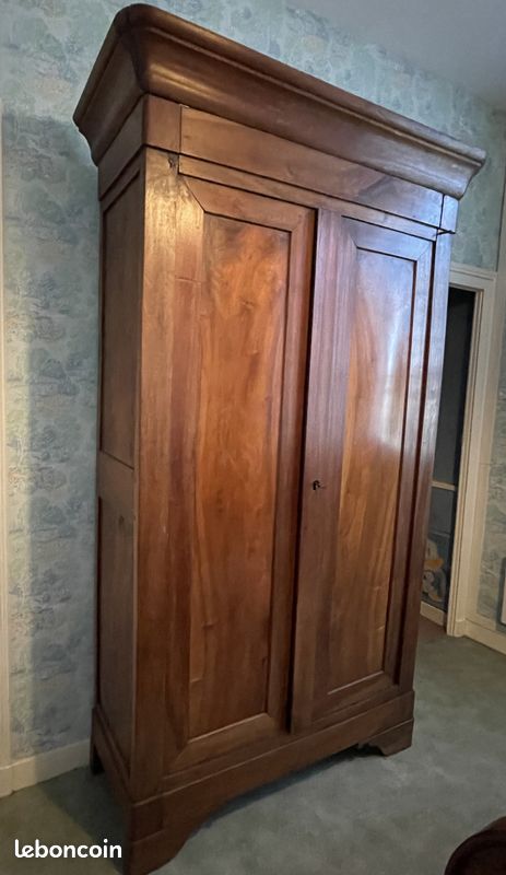 Armoire Française Louis Philippe En Noyer Massif, Milieu 19è