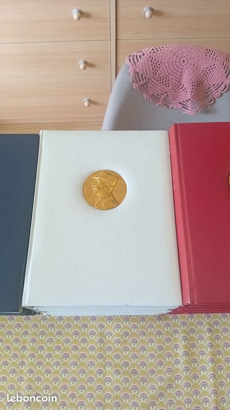 De Gaulle Oeuvre complete numérotée 15 volumes : Mémoires de guerre, Discorde chez l'ennemi, Le fil de l'épée, Vers l'armée de métier, La France et son armée, Mémoires d'espoir, Discours et messages (image 5)