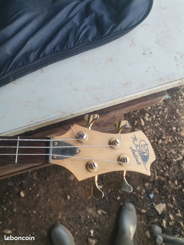 Guitare basse Aria Pro II (image 2)
