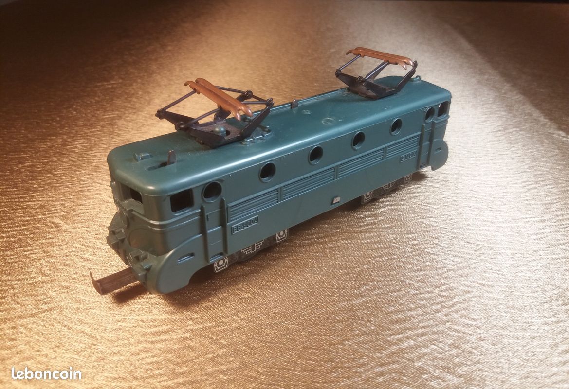 Locomotive Jouef BB 9004 à L'échelle - Époque 3 (1946-1970) - Alimentation CC - Occasion - Modélisme Ferroviaire