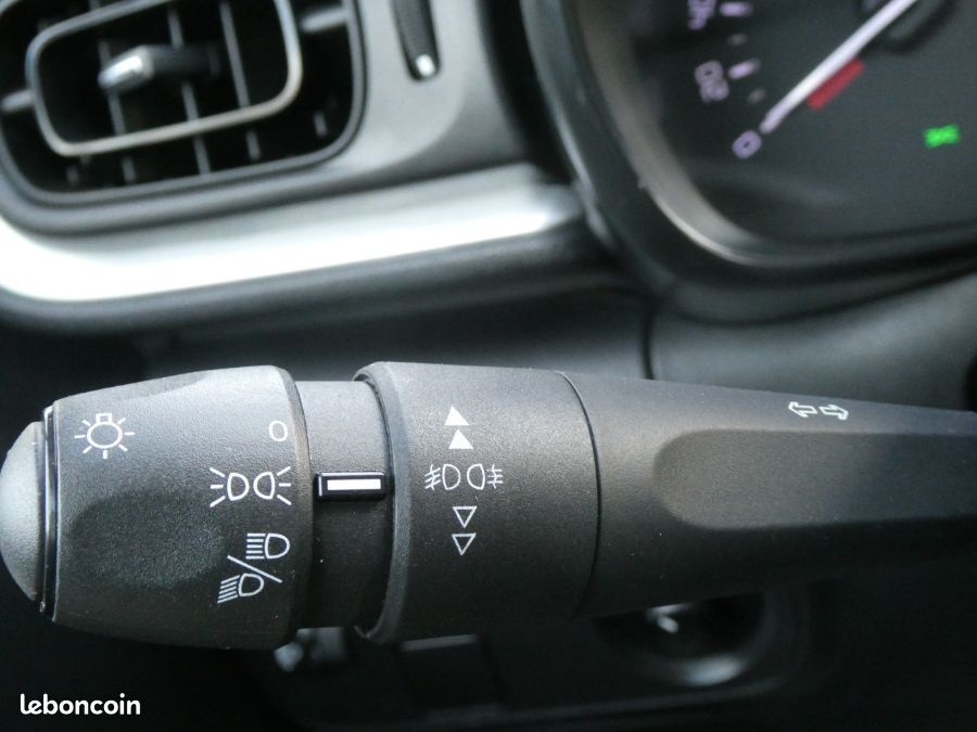 Citroën C3 Société 1.2 PureTech 83 Ph.2 FEEL NAV Radar 2PL 8950HT (image 18)