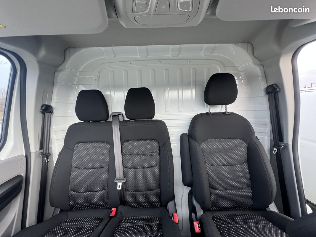 Maxus e-deliver9 fourgon double porte l3h2 72 kwh (image 6)