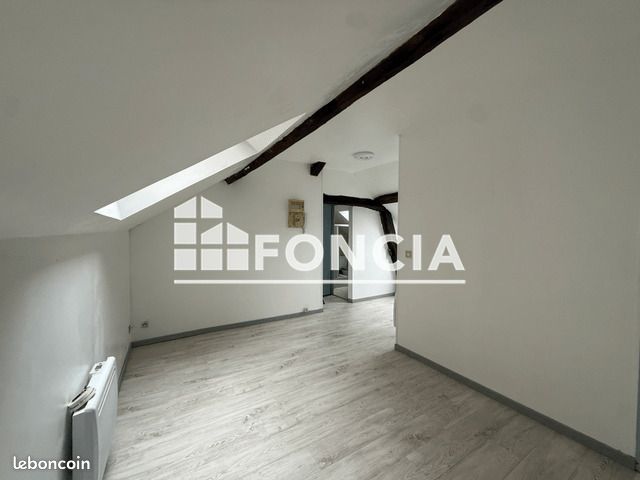 Appartement 2 pièces 25 m² · à Charleville-Mézières · 25 m² · 330 €