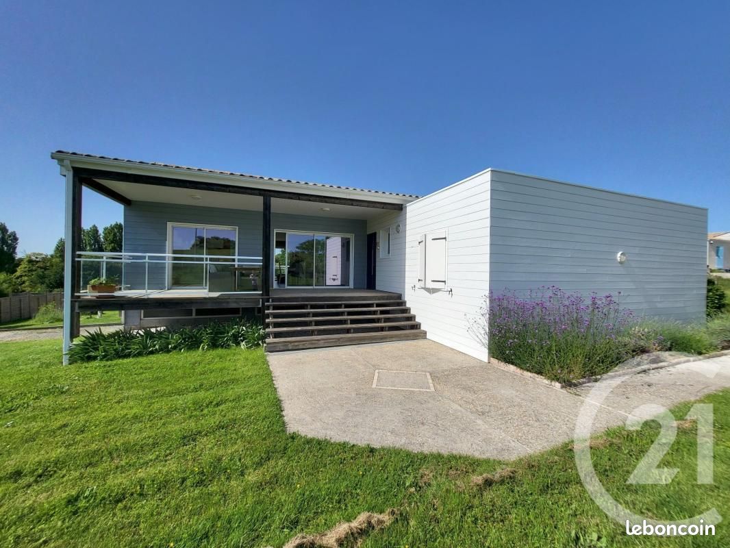 Maison 6 pièces 151 m² · à Bussac-sur-Charente · 151 m² · 330 000 €