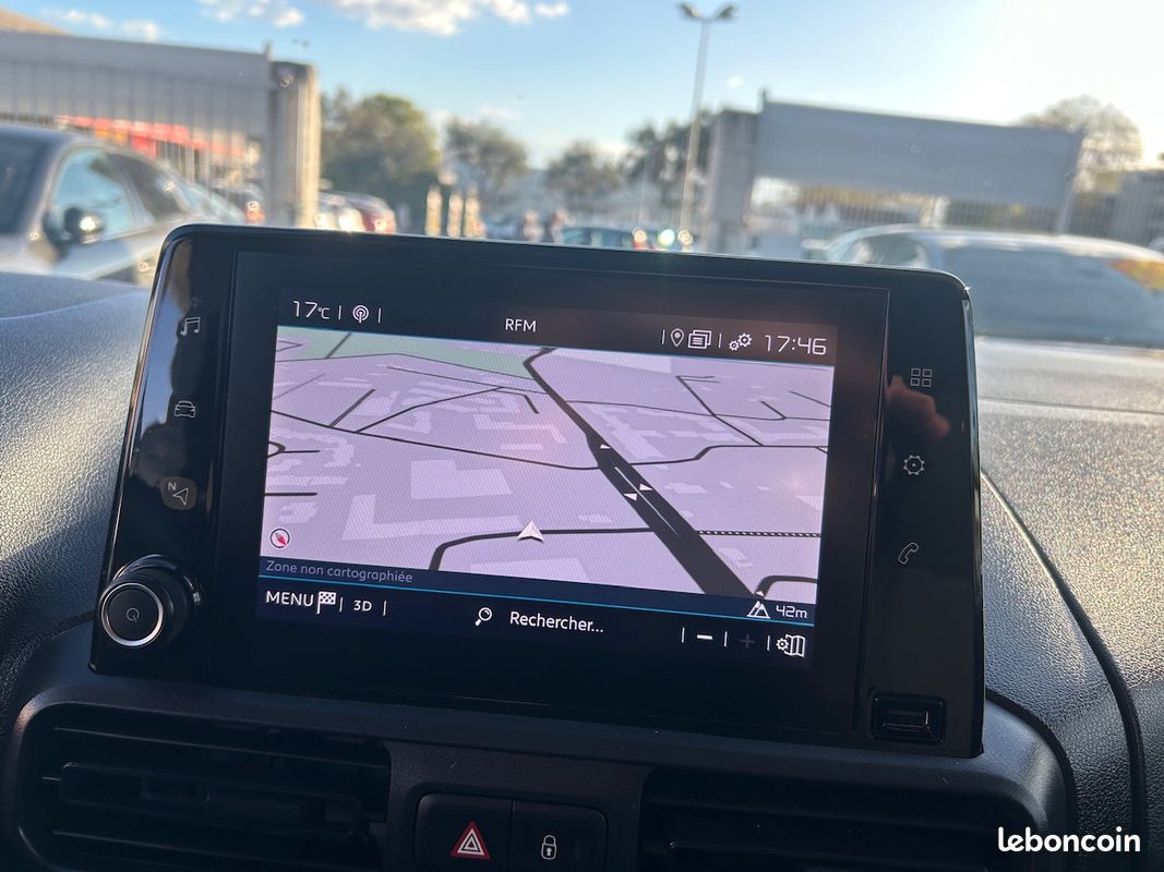 Citroën BERLINGO FOURGON M 1.5 BlueHDi BVM6 S&S 102 cv TVA RECUPERABLE {CAMERA DE RECUL + ANGLE MORT + CLIM + CARPLA} (image 18)