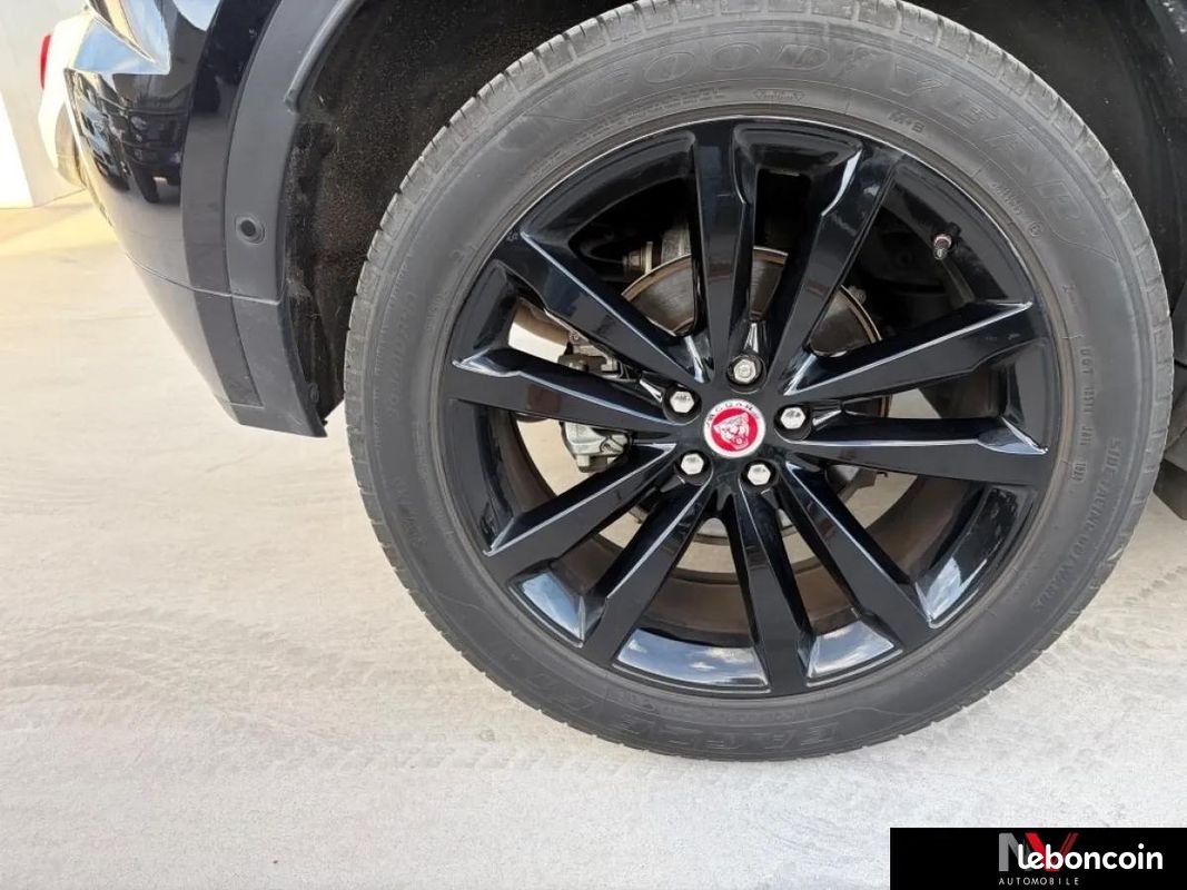 Jaguar E-pace 2.0 D180 180 R-DYNAMIC SE AWD BVA (image 14)