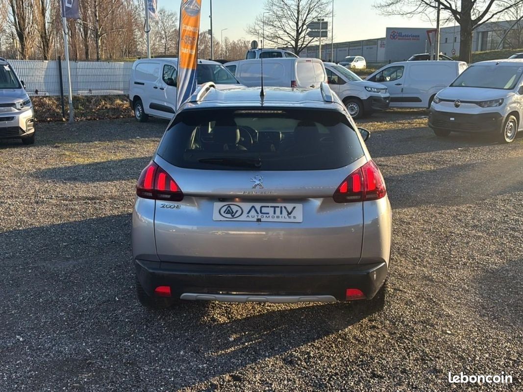 PEUGEOT 2008 1.2 puretech 110 crossway (image 6)