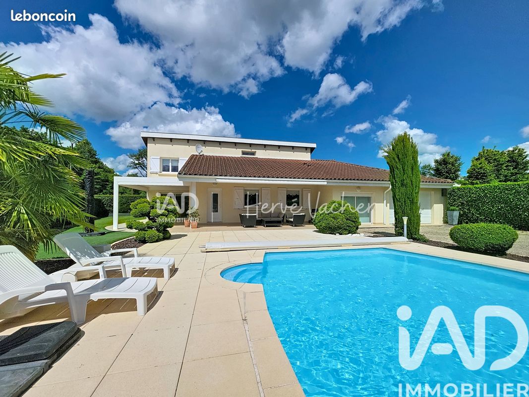 Maison 6 pièces 166 m² · à Montagnat · 166 m² · 405 000 €