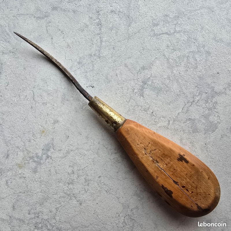 2 Outils De Bourrelier/cordonnier Pour Travail Du Cuir – Occasion, Marque Rougier-Ple