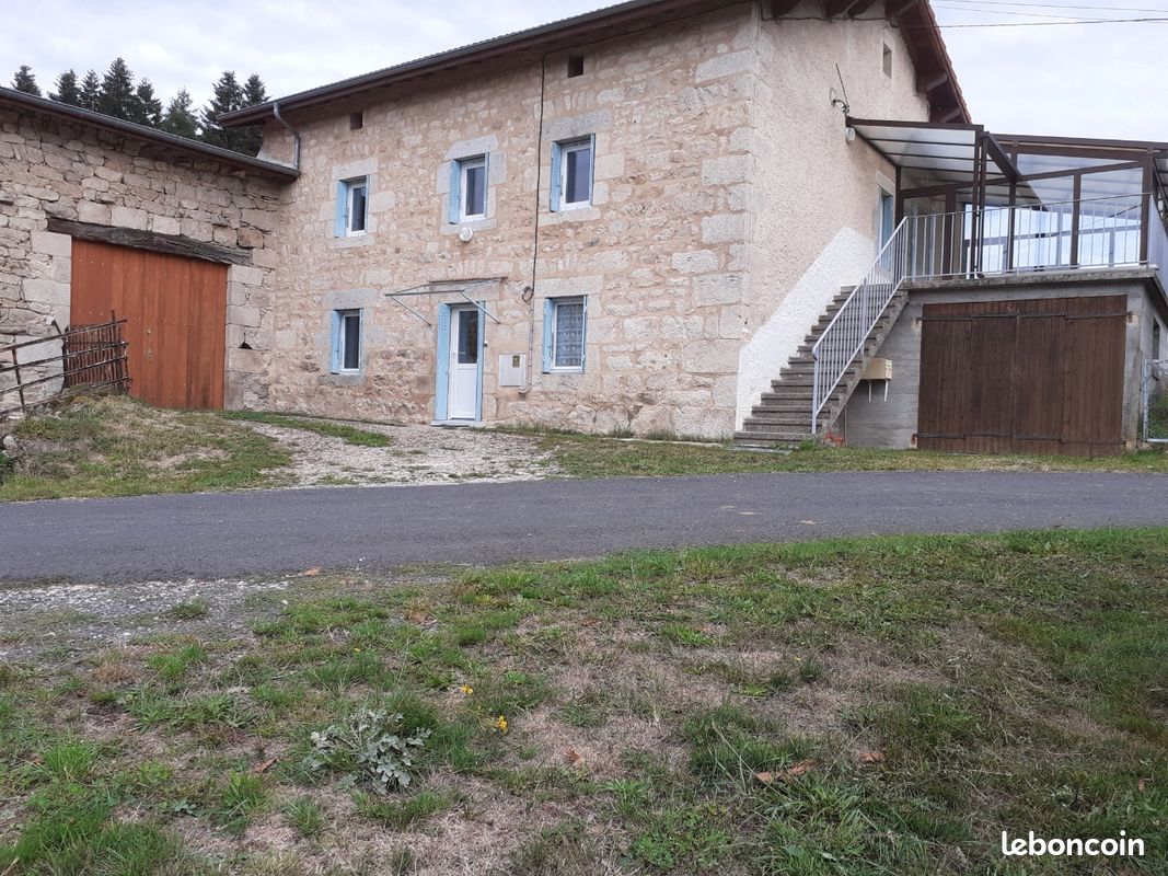 Maison 11 pièces 102 m² · à Le Brugeron · 102 m² · 600 €/mois