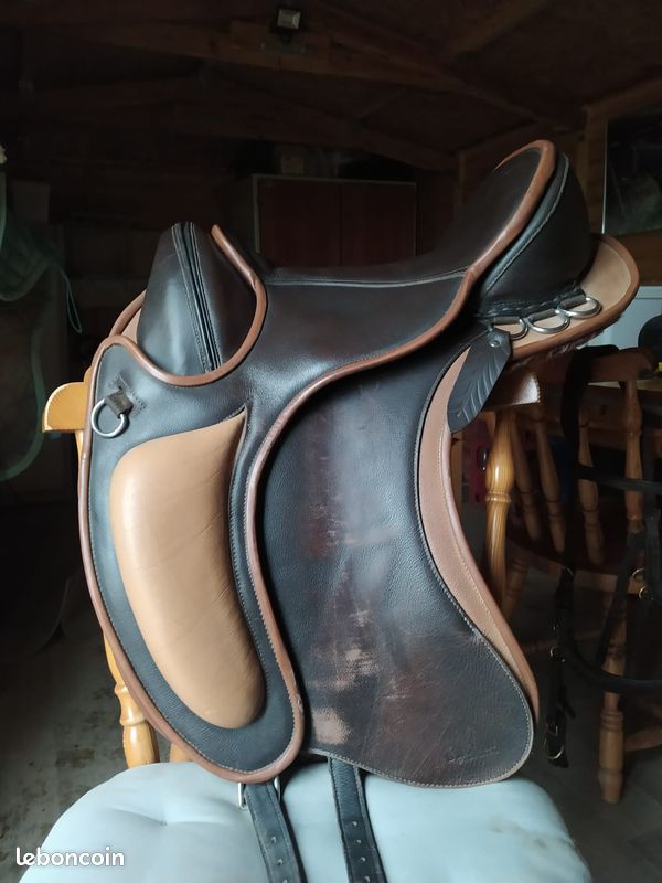 Étrier Stubben En Cuir Fantaisie - Taille 52, Occasion, Fabrication Allemande