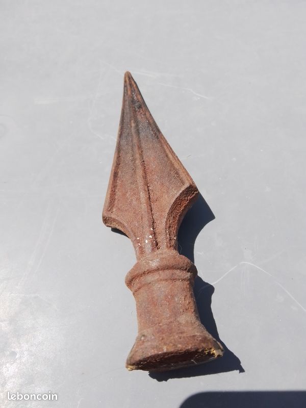 Epis de portail ancien (image 1)