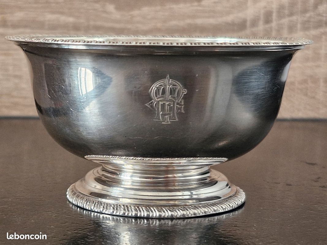 Vends coupe anglaise en argent massif (image 1)
