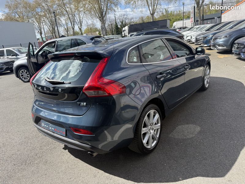Volvo V40 T3 152CH INSCRIPTION GEARTRONIC (image 4)