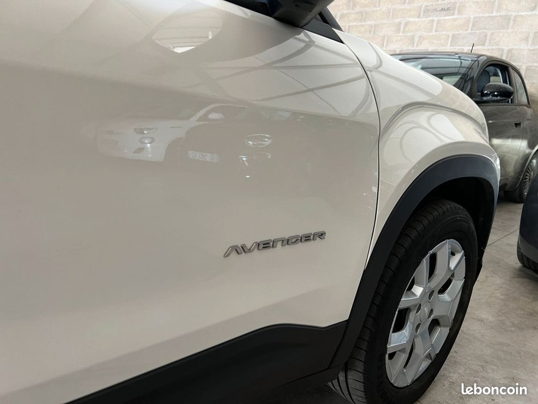 Jeep Avenger 156cv 54KWh ELECTRIQUE ALTITUDE / CAMERA DE RECUL RADARS AR / FULL LED / CARPLAY (image 13)
