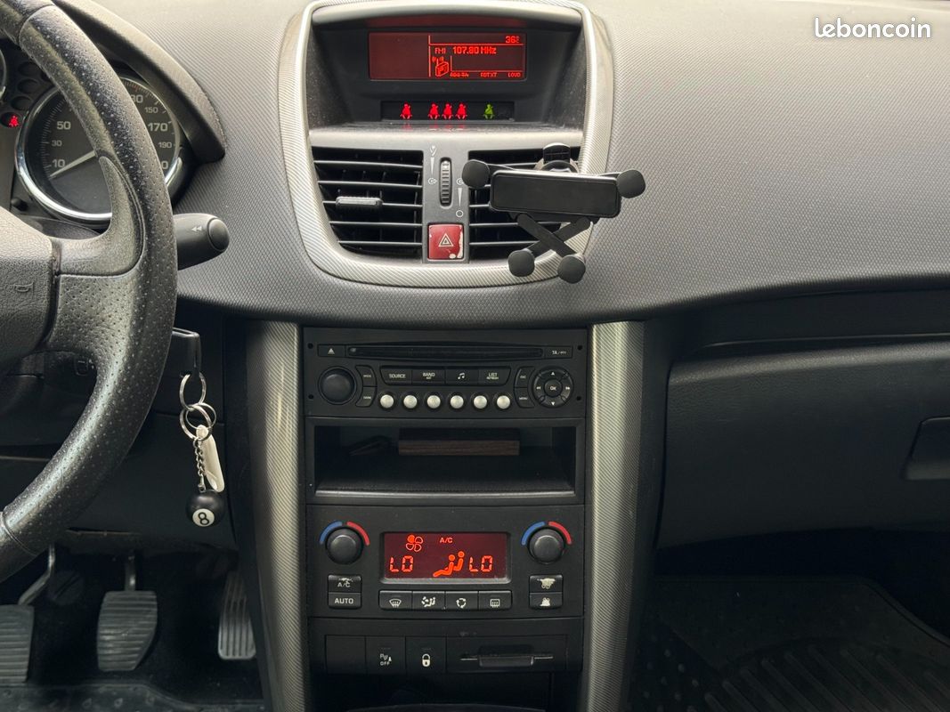 PEUGEOT 207 1.6 120ch Exécutive - 2ème Main / Courroie Accessoire OK (image 14)