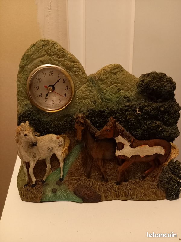 Chevaux avec petite pendule à poser (image 1)