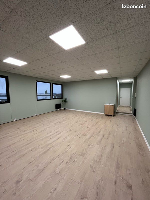 Local commercial 2 pièces 72 m² · à Saint-Clément · 72 m² · 96 000 €
