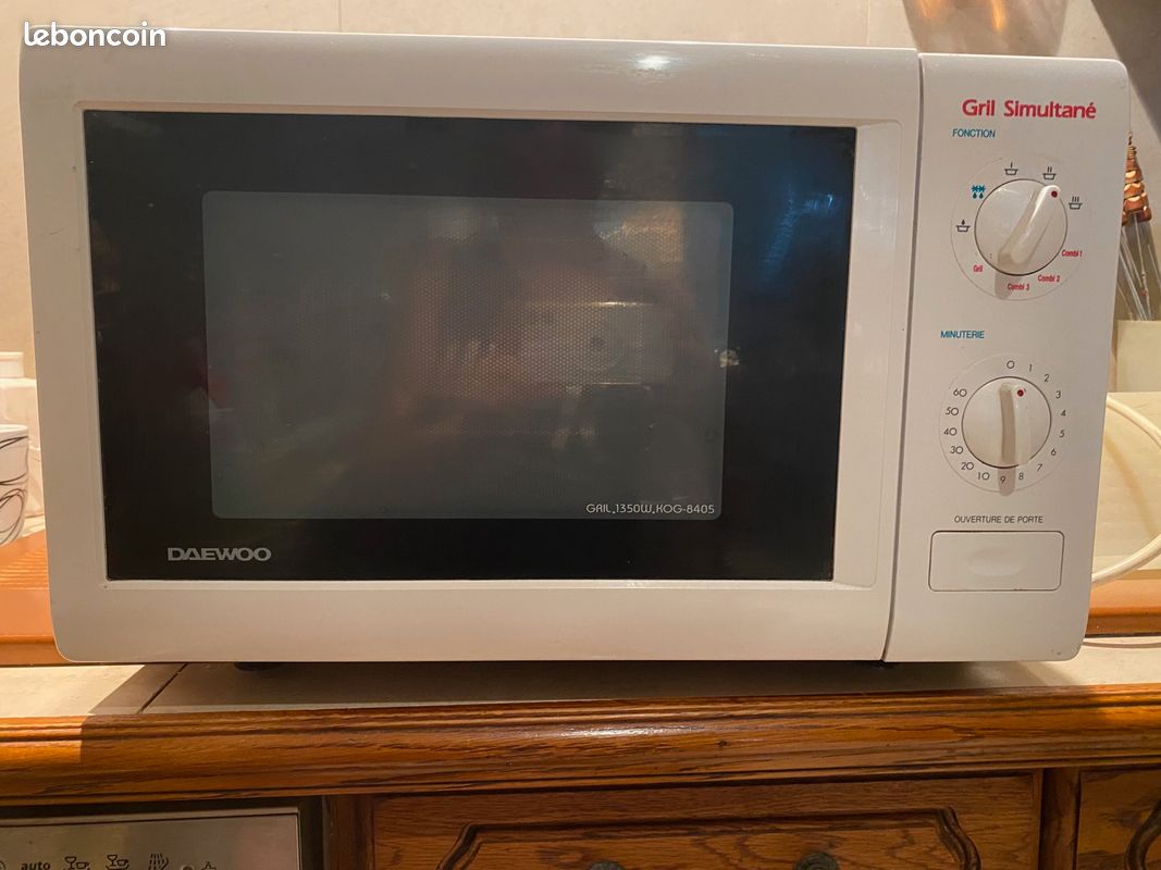 Micro ondes Gril DAEWOO blanc (image 1)