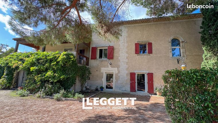 Maison 11 pièces 300 m²