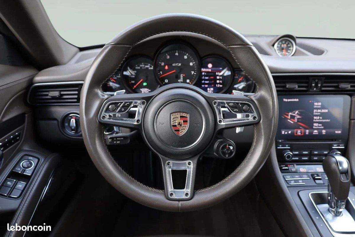 Porsche 911 TARGA 4 GTS * 450 ch * PDK * Burmester * PDLS+ * R20 (image 15)