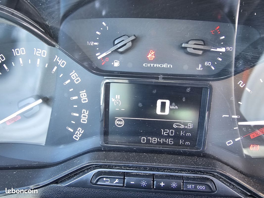 Citroen C3 STE BLUEHDI 100CH S&S FEEL AVEC 78 150 KM (image 8)