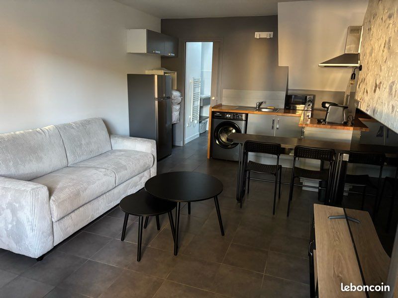 Appartement 1 pièce 52 m² · à Châteauroux · 52 m² · 585 €