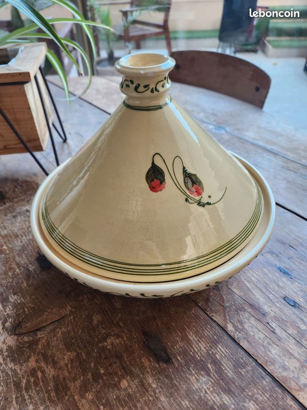 Tajine en céramique signé Vallauris G.C – décor floral (image 2)