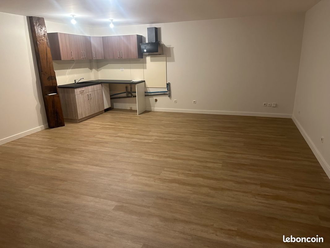 Appartement 3 pièces 90 m² · à Quevilloncourt · 90 m² · 550 €/mois