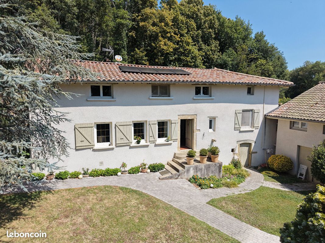 Maison 7 pièces 165 m² · à Les Côtes-d'Arey · 165 m² · 549 000 €