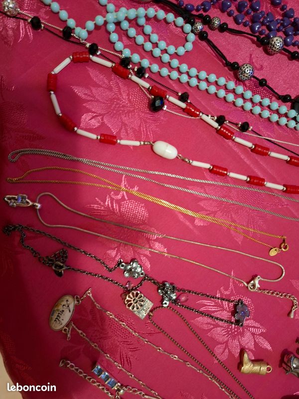 Lot de bijoux fantaisies (image 6)