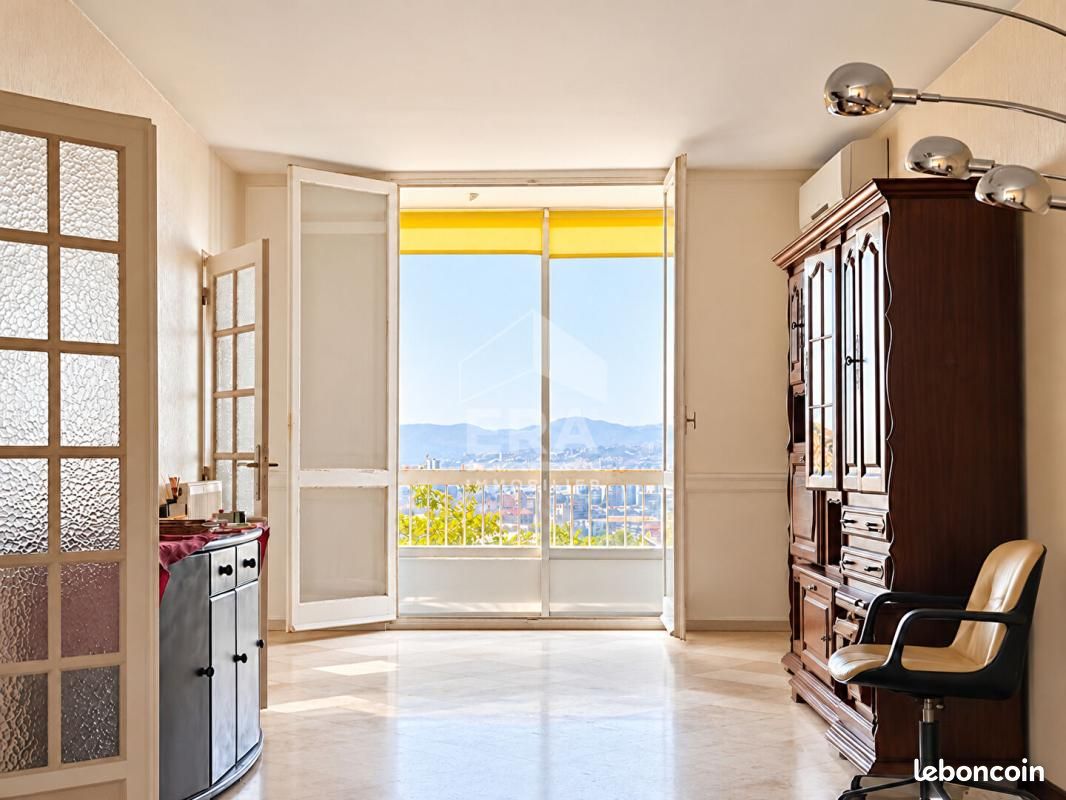 Appartement 3 pièces 72 m² · à Marseille · 72 m² · 77 000 €
