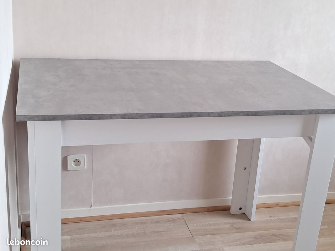 Table de cuisine (image 1)
