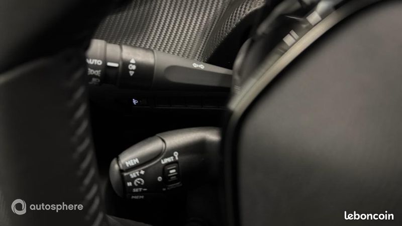 Peugeot 2008 1.2 Hybrid 110ch Allure e-DCS6 (image 23)
