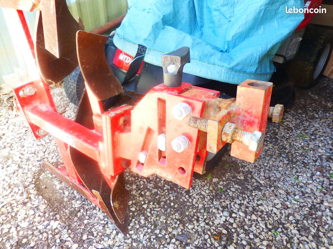 Charrue motoculteur (image 1)