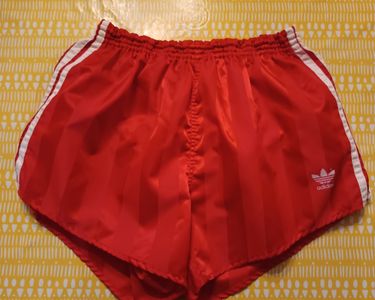 Short MD SPORTS n°9 nylon polyamide années 80 jaune made in