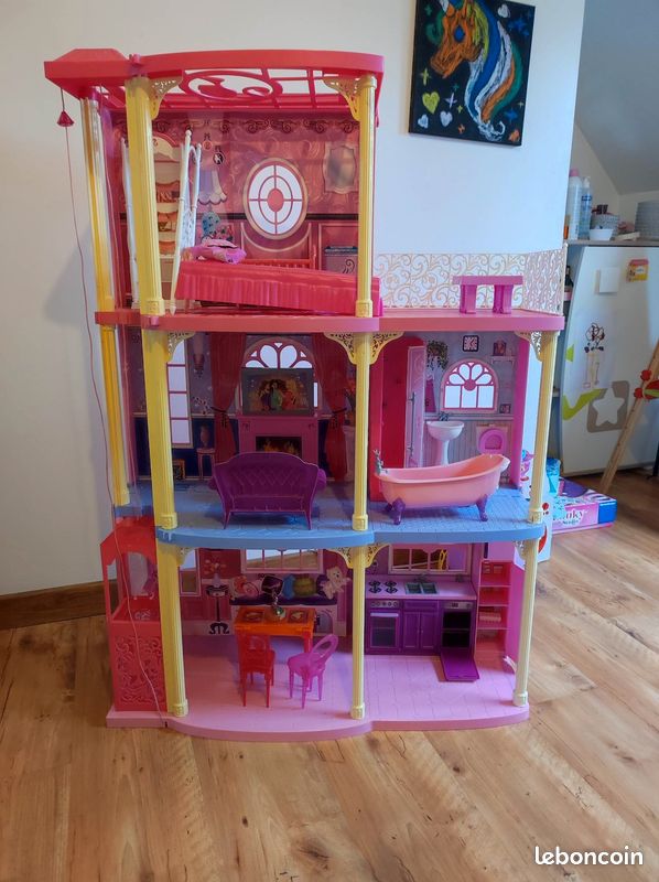 Maison de barbie (image 1)