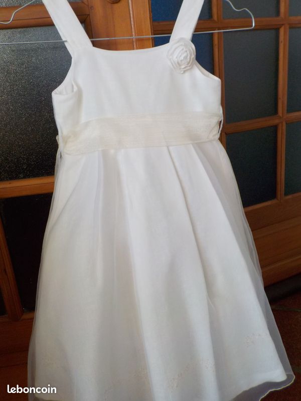 Superbe robe blanche à bretelles pour cérémonie marque JODHPUR taille 5 ans impeccable et boléro rose 5 ans l'ensemble 10 Euros ou séparé (image 9)