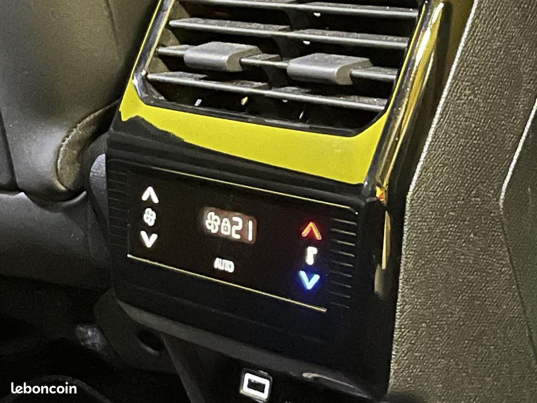PEUGEOT 5008 1.2i Hybrid -145CV - BV e-DCS6 III GT (image 12)