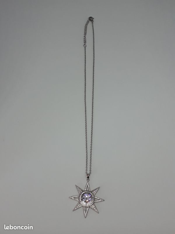 Collier "soleil" orné de cristaux scintillants (image 3)