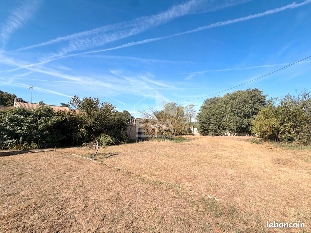 Terrain 680 m² · à Pertuis · 680 m² · 195 000 €