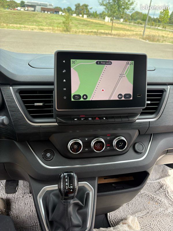 Renault trafic 2.0 170 cv boîte auto (image 7)