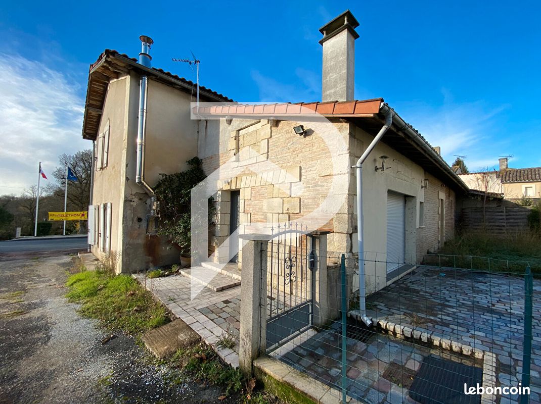 Maison 5 pièces 185 m² · à Saint-Martin-du-Bois · 185 m² · 210 000 €